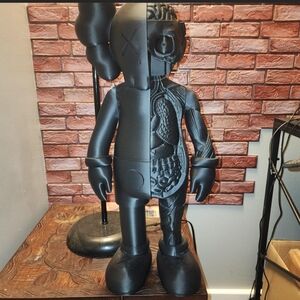 Black Half-Dissected Art Figure